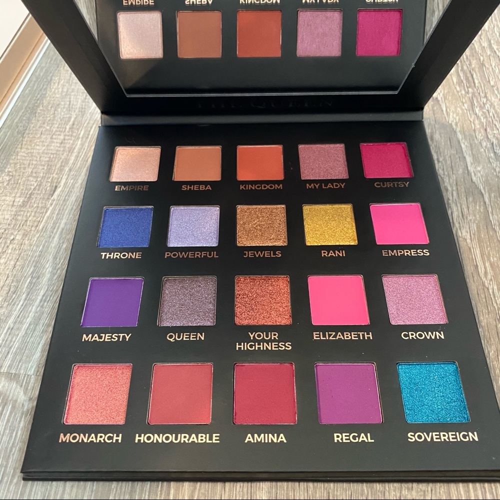 BNIB The Queen Eloise Eyeshadow Pallet